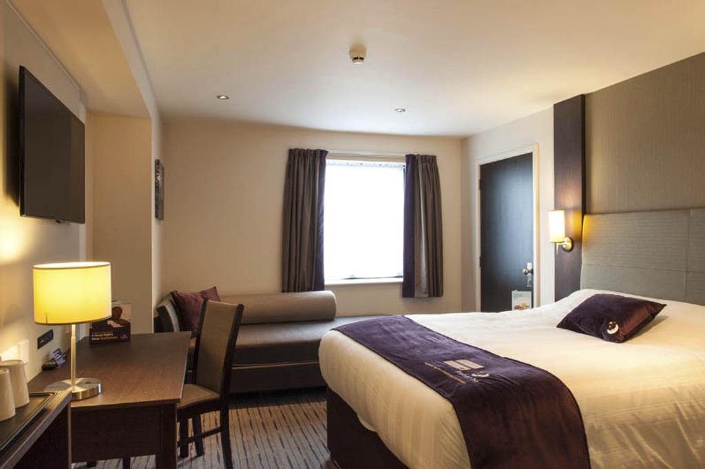 Premier Inn Manchester - Prestwich Dış mekan fotoğraf