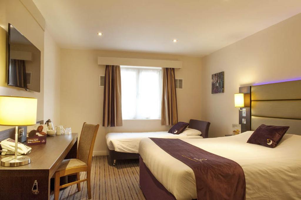 Premier Inn Manchester - Prestwich Dış mekan fotoğraf