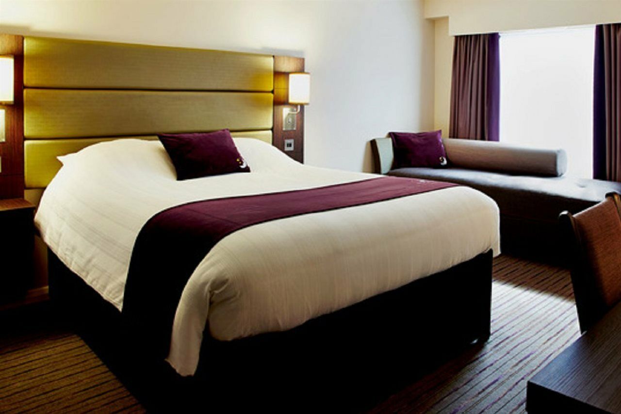 Premier Inn Manchester - Prestwich Dış mekan fotoğraf